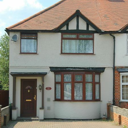 Revive Lodge Hounslow Exterior foto