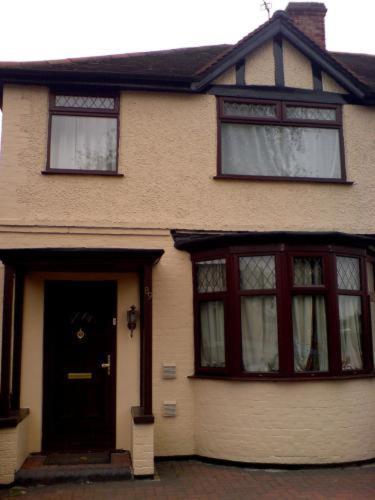 Revive Lodge Hounslow Exterior foto